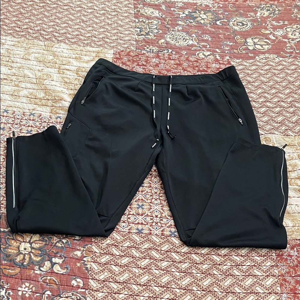 Nike Men's Black Joggers with Zipper Pockets